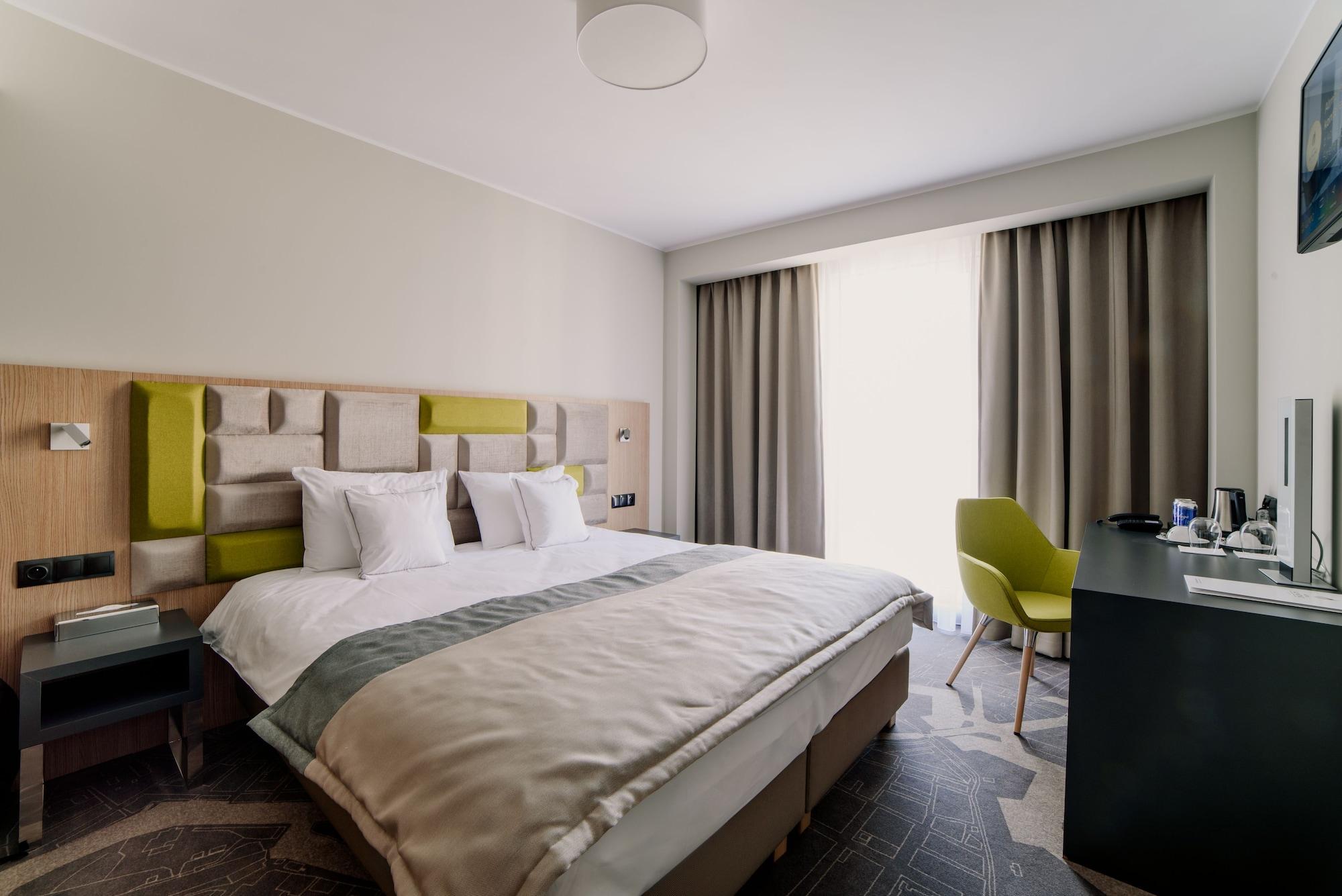 Hotel Almond Business & By Grano
