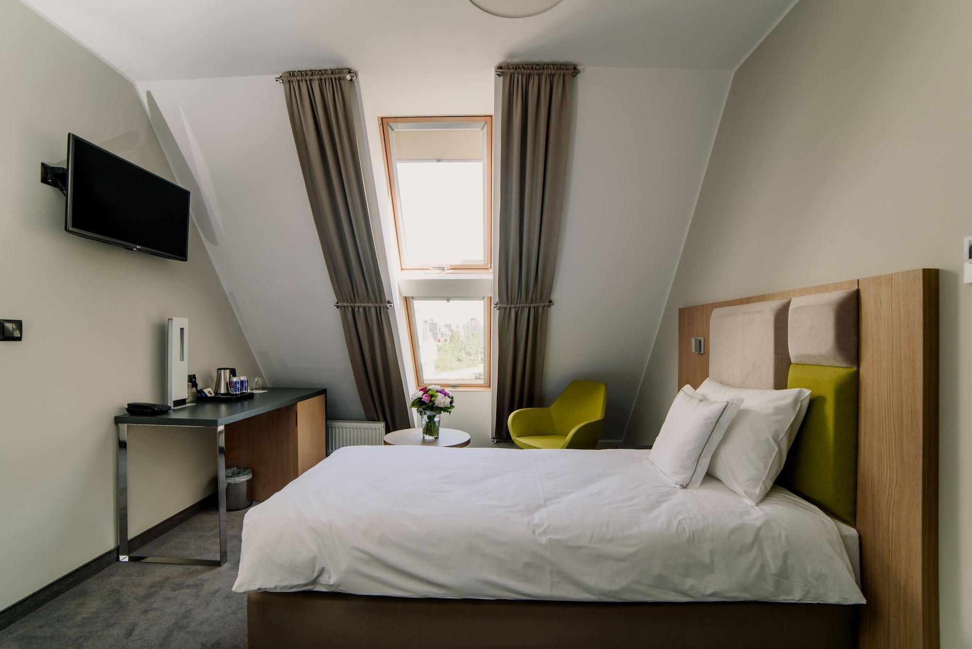 Hotel Almond Business & By Grano 4*