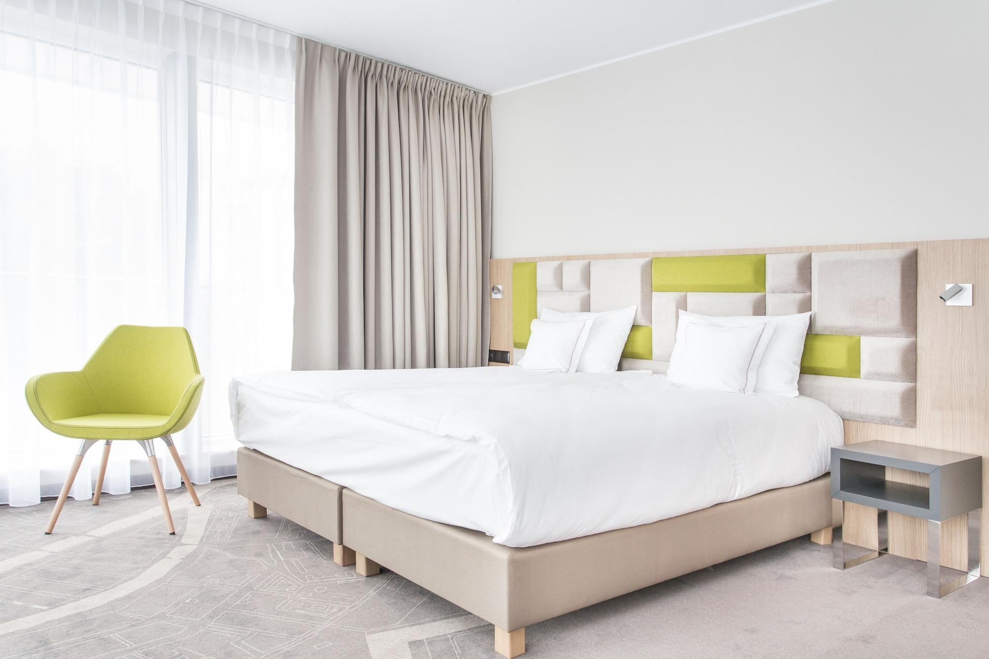 Hotel Almond Business & By Grano 4*