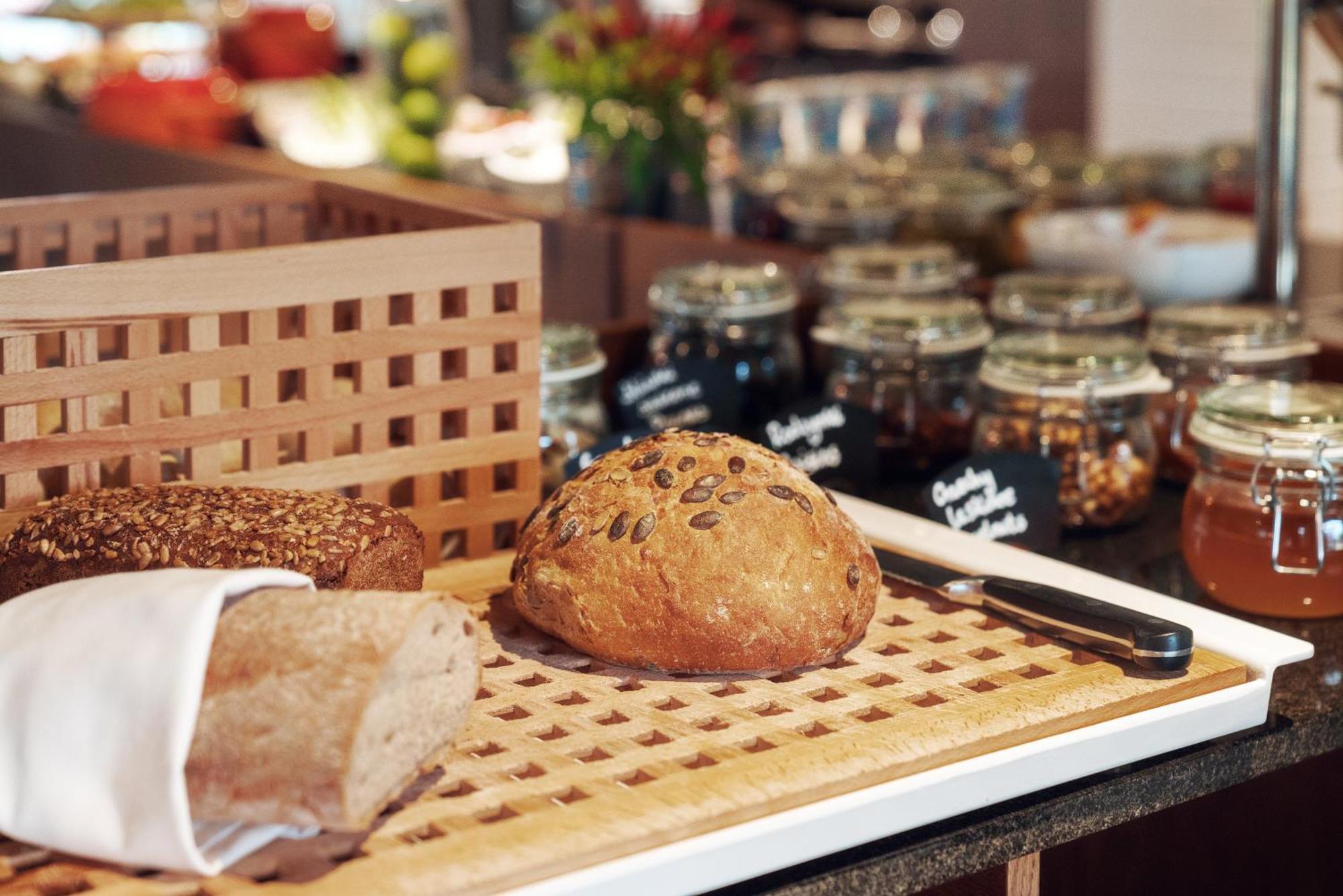 Almond Business & By Grano Hotel
